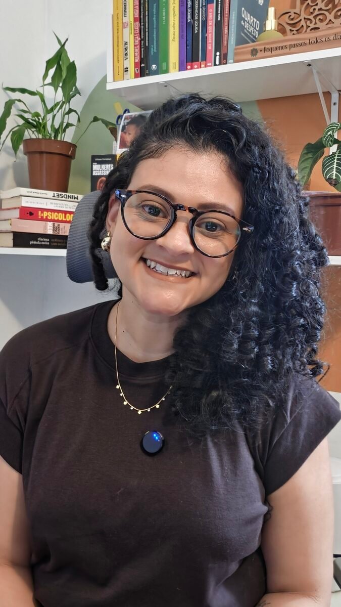 Dayane Bezerra, psicóloga clínica, sorrindo